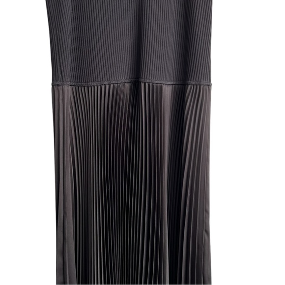 theory  vinessi ribbed pleated asymmetric maxi dress in black, size P (smallish) - Picture 8 of 9